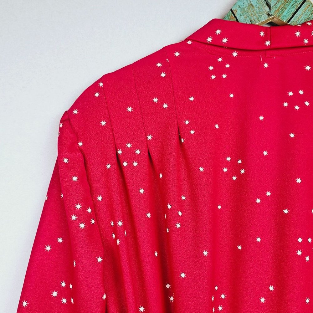 Vintage 70's Red Dress with White Stars, Midi, Tie Waist and Button Front, Sz 12 - Picture 6 of 11